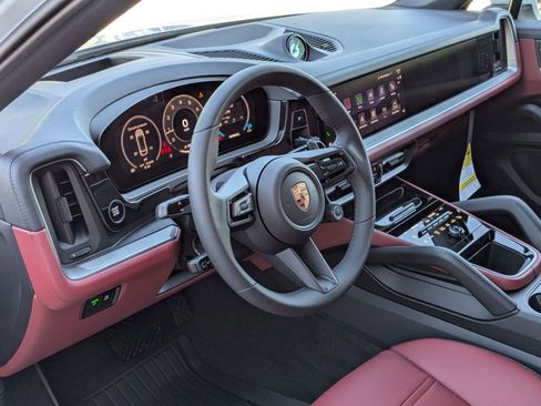 New 2026 Porsche Cayenne Coupe image 4