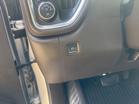 Used 2022 Chevrolet Silverado 1500 LTZ image 37