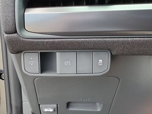 New 2027 Kia EV3 Wind FWD image 25