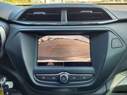 Used 2021 Chevrolet TrailBlazer LS image 19