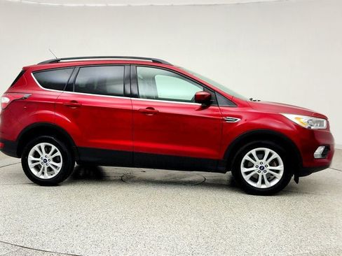 Used 2017 Ford Escape SE w/ SE Leather Comfort Package FWD image 4