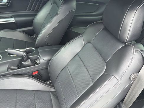 Used 2018 Ford Mustang GT Premium w/ GT Performance Package RWD image 26