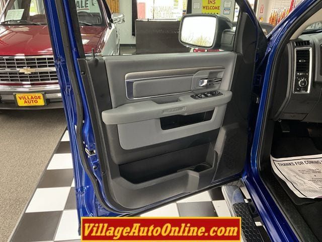 Used 2019 RAM 1500 Classic SLT w/ Luxury Group AWD/4WD image 12
