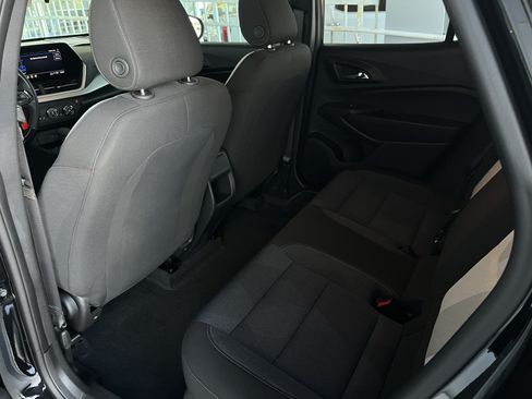 Used 2025 Chevrolet Trax RS w/ Driver Confidence Package FWD image 4