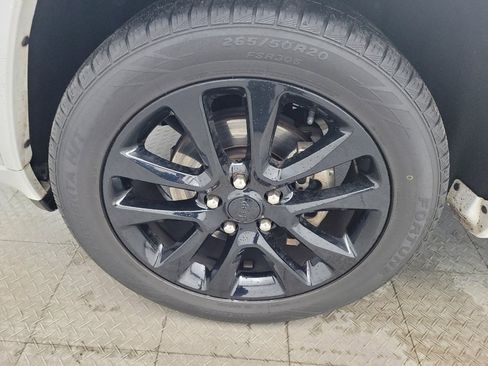 Used 2017 Jeep Grand Cherokee Altitude image 31