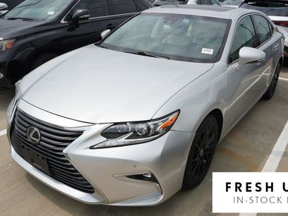 Used 2017 Lexus ES 350 w/ Luxury Package