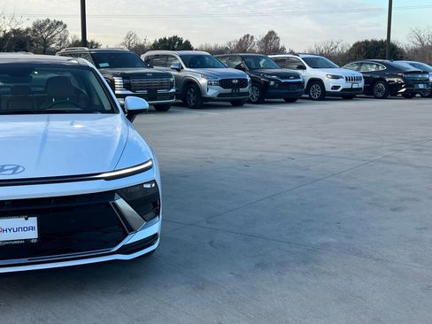 New 2026 Hyundai Sonata Limited image 3