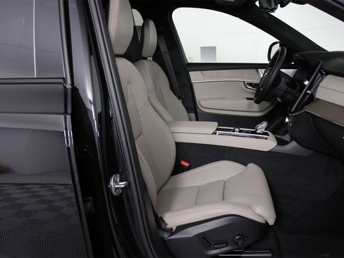 New 2026 Volvo XC90 B6 Ultra image 10