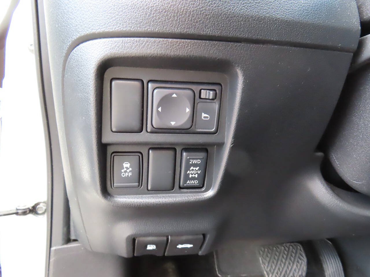 Used 2013 Nissan Juke SL AWD/4WD image 23