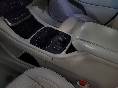 Used 2021 GMC Acadia Denali w/ Denali Technology Package FWD image 26