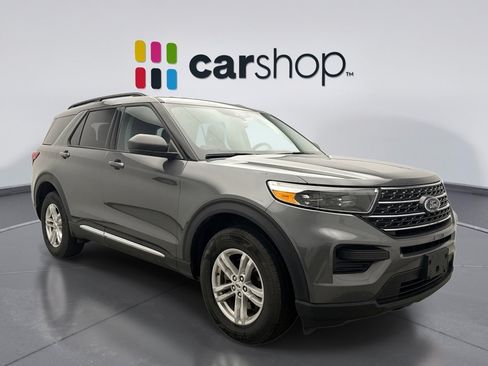 Used 2023 Ford Explorer XLT AWD/4WD image 5