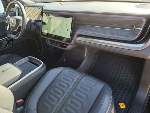 Used 2023 Rivian R1S Adventure image 28