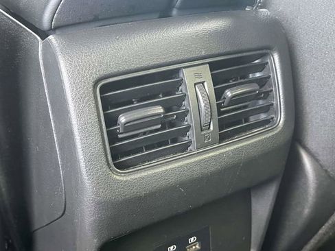 Used 2023 Nissan Rogue SV image 19