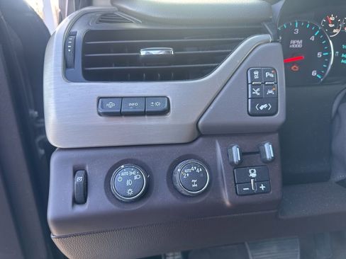 Used 2019 GMC Yukon XL Denali w/ Denali Ultimate Package image 18