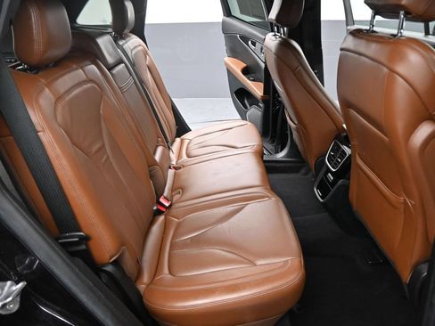 Used 2023 Lincoln Nautilus Reserve w/ Luxury Package FWD image 18