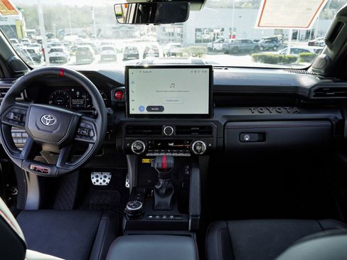 Certified 2025 Toyota Tacoma TRD Pro AWD/4WD image 32