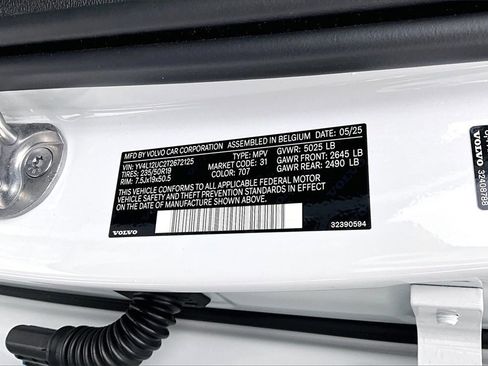 Certified 2026 Volvo XC40 B5 Plus w/ Protection Package Premier image 18