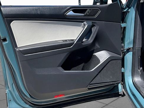 Used 2020 Volkswagen Tiguan SE w/ Panoramic Sunroof Package FWD image 22