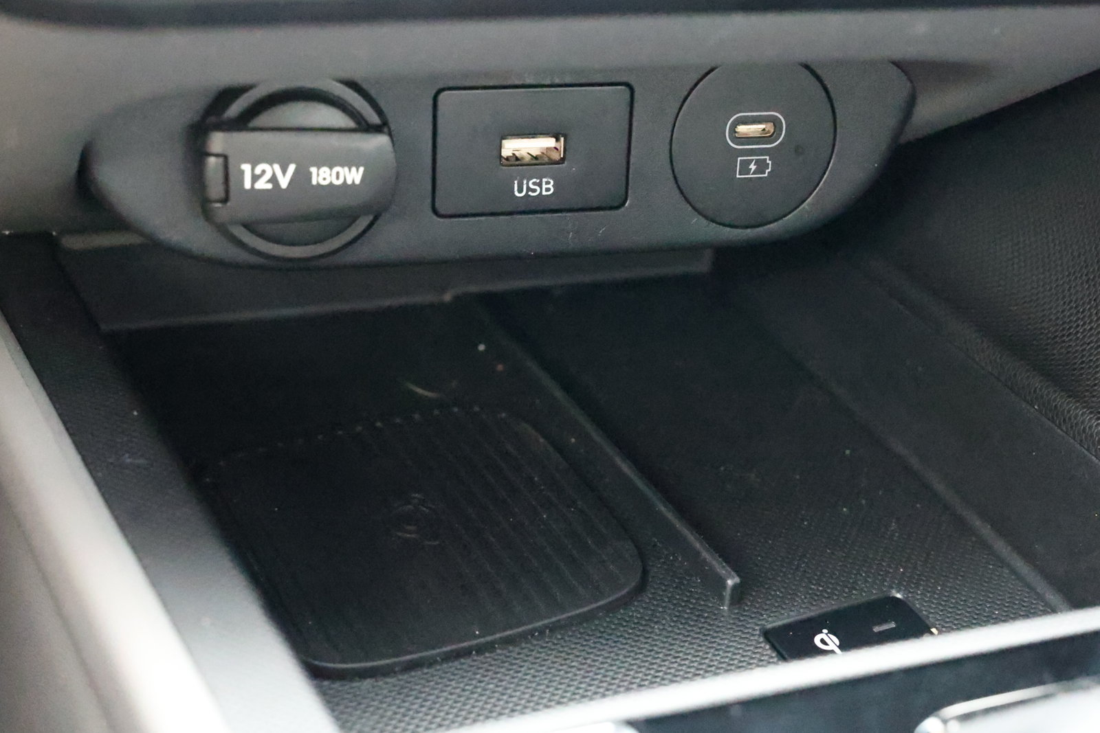 Used 2025 Hyundai Elantra SEL FWD image 25