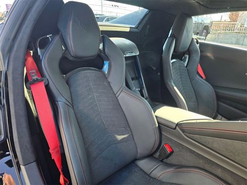 Used 2023 Chevrolet Corvette Stingray Premium Conv w/ Z51 Performance Package image 16