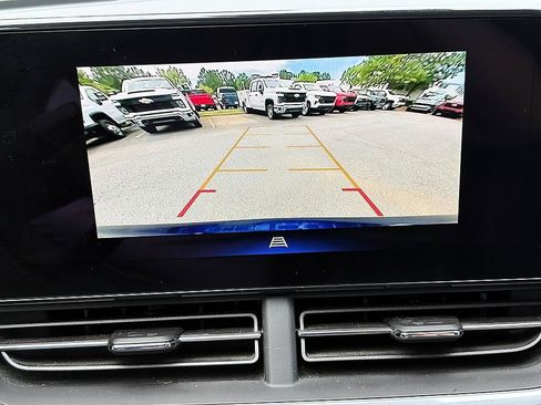 Used 2024 Chevrolet Trax LT w/ Driver Confidence Package FWD image 21