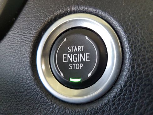 Used 2019 Cadillac XT4 Premium Luxury FWD image 31