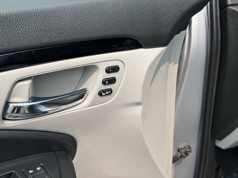 Used 2021 Honda Pilot Touring image 13