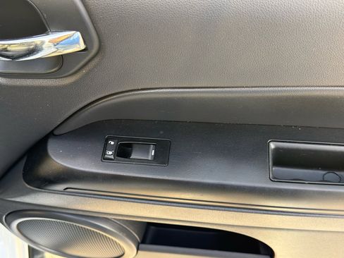 Used 2011 Jeep Patriot Latitude image 30