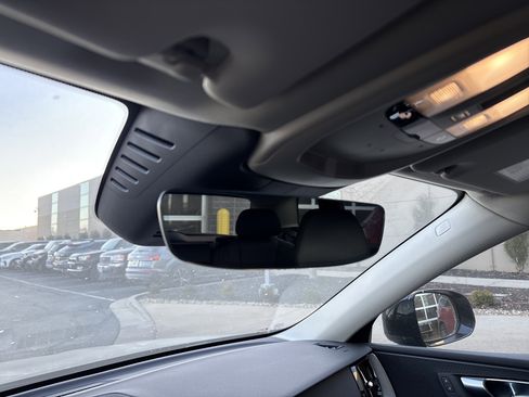 Used 2025 Volvo XC60 B5 Plus image 27