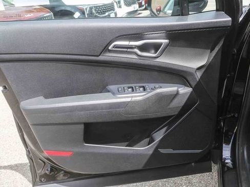 Used 2023 Kia Sportage LX AWD/4WD image 21