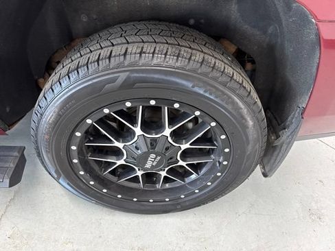 Used 2017 GMC Yukon Denali AWD/4WD image 8