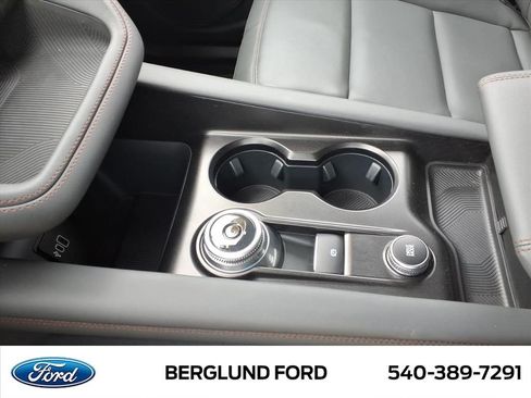 Used 2026 Ford Explorer Active w/ Active Comfort Package AWD/4WD image 32