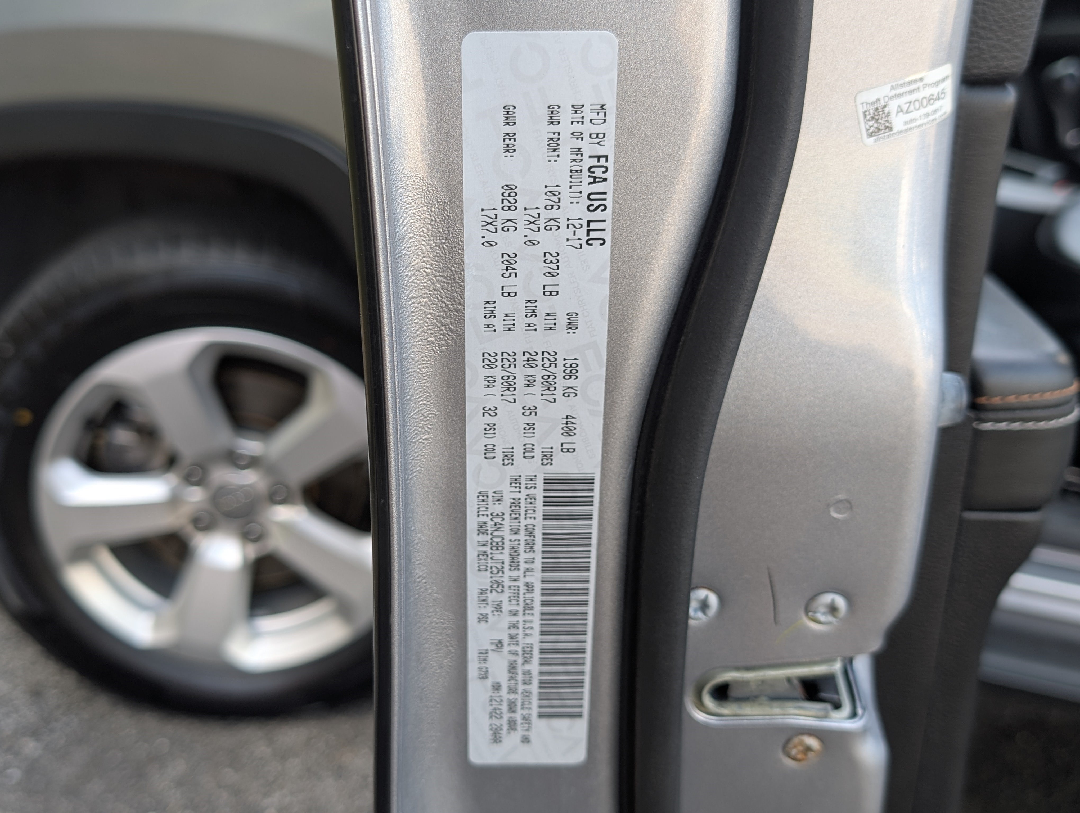 Used 2018 Jeep Compass Latitude FWD image 33