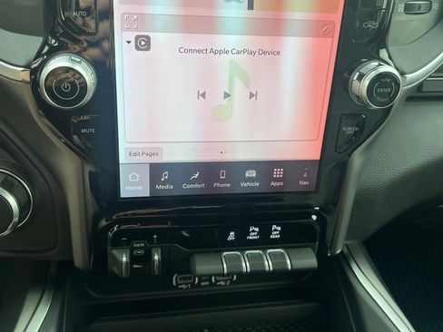 New 2026 RAM 1500 4x4 Crew Cab image 21