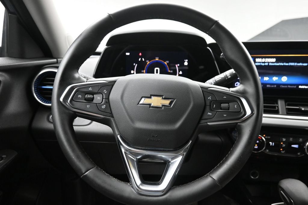 Used 2024 Chevrolet Trax LT w/ Driver Confidence Package FWD image 17
