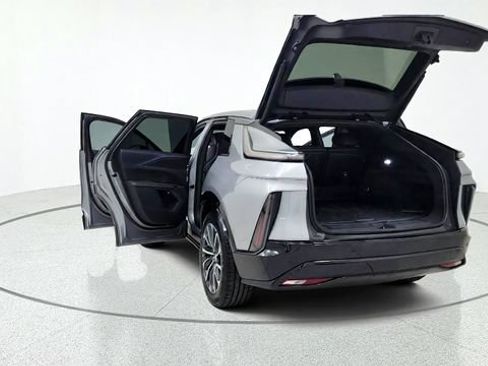 Used 2024 Cadillac Lyriq Sport RWD image 17