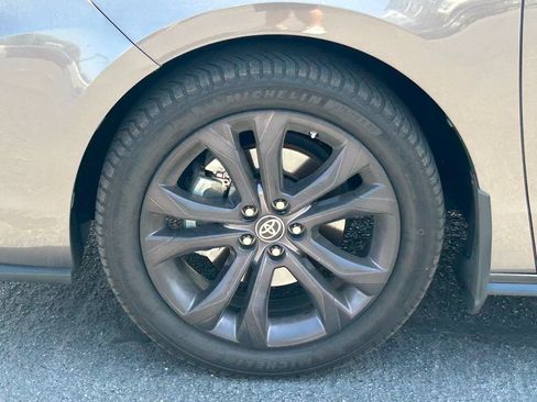 Used 2021 Toyota Sienna XSE FWD image 13