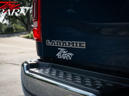 Used 2022 RAM 2500 Laramie AWD/4WD image 10