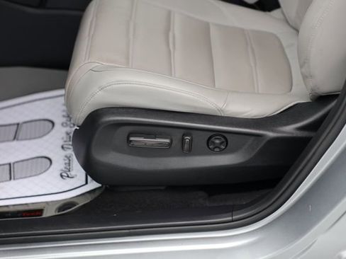 Used 2021 Honda CR-V Touring image 18