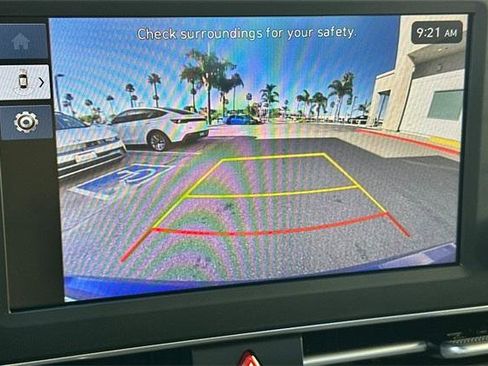 Certified 2025 Hyundai Elantra SE image 19