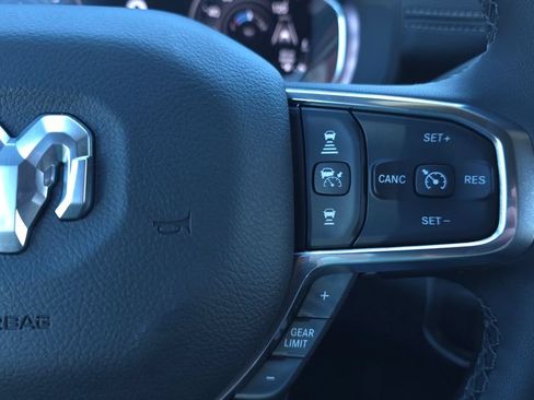 New 2026 RAM 2500 Laramie AWD/4WD image 28