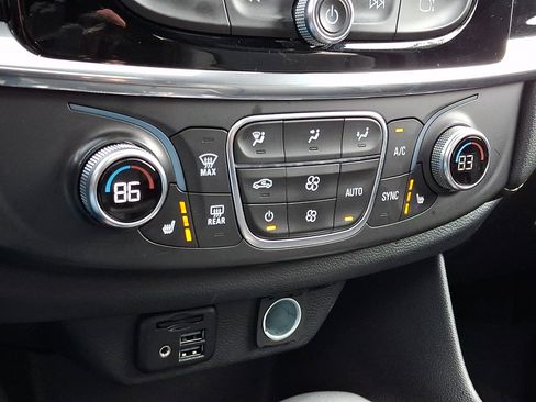 Certified 2023 Chevrolet Traverse LT w/ LT Premium Package image 19