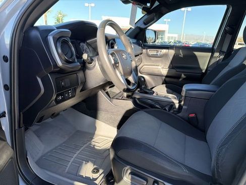 Used 2021 Toyota Tacoma TRD Off-Road image 25