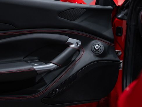 Used 2021 Ferrari F8 Tributo image 30