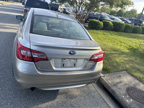 Used 2016 Subaru Legacy 2.5i Premium AWD/4WD image 9