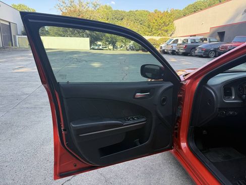 Used 2020 Dodge Charger SXT RWD image 27