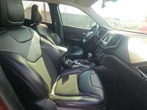Used 2020 Jeep Cherokee Latitude Plus FWD image 7