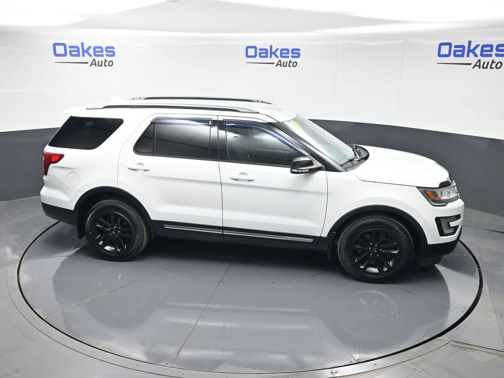 Used 2017 Ford Explorer XLT FWD image 50