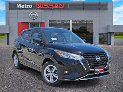 New 2025 Nissan Kicks Play S