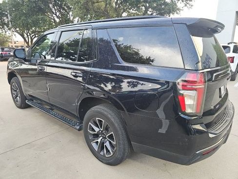 Used 2021 Chevrolet Tahoe Z71 w/ Luxury Package AWD/4WD image 2